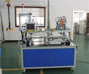 箱體自動(dòng)鎖螺絲機(jī)